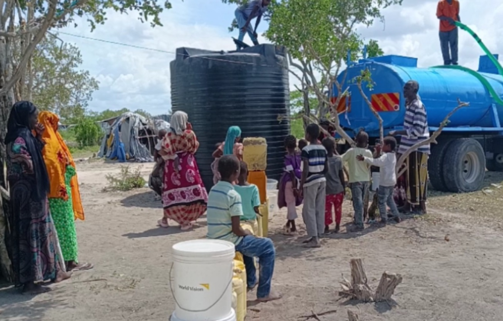 Water bowser in Vidaduni, Tana River
